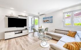 Apartment Almaris